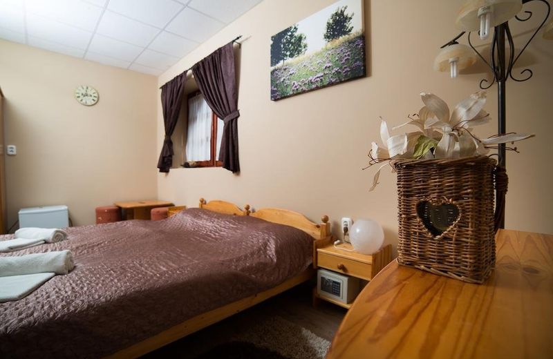 Bonne Chance Restaurant & Hotel