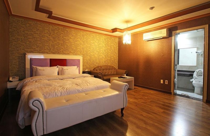 Bordeaux Motel