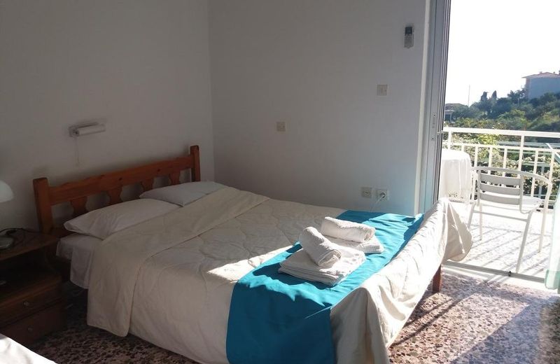 Manoleas Rooms to Let