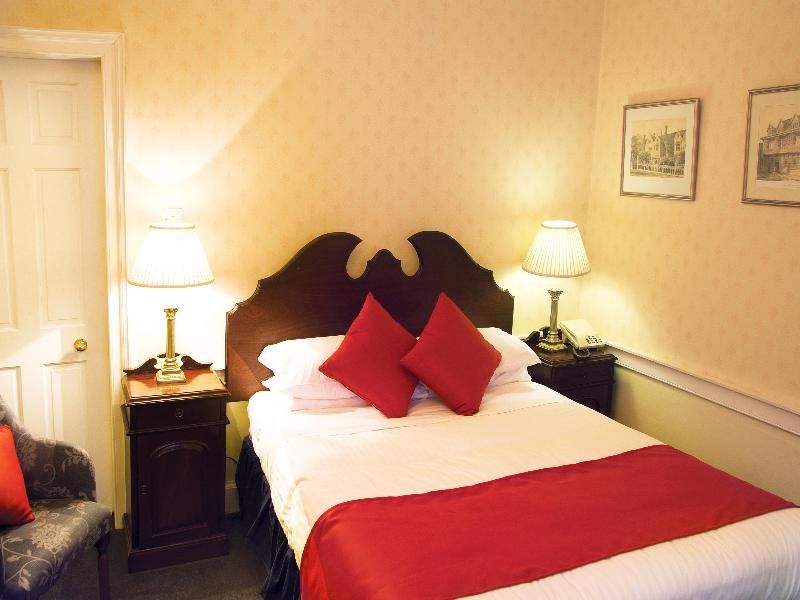 Mackays Hotel