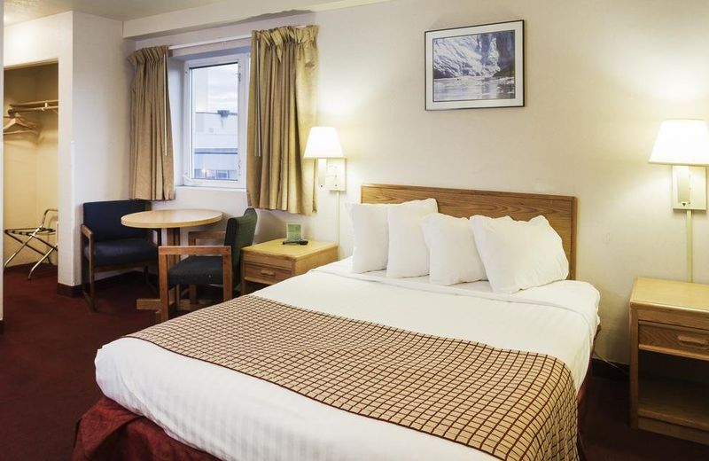 GuestHouse Inn & Suites Anchorage Inn