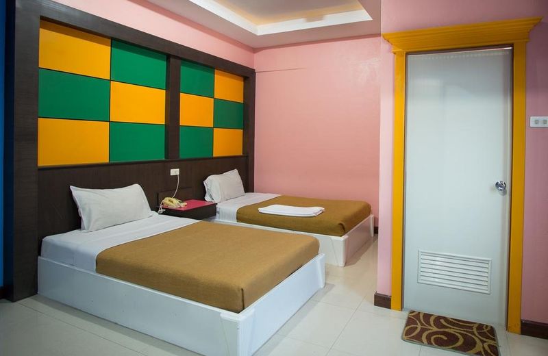 Grand Leo Hotel