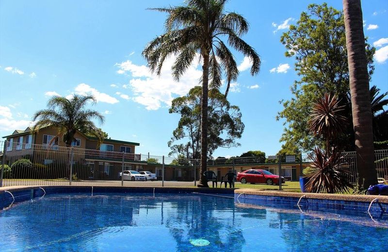 Hive Hotel, Moruya