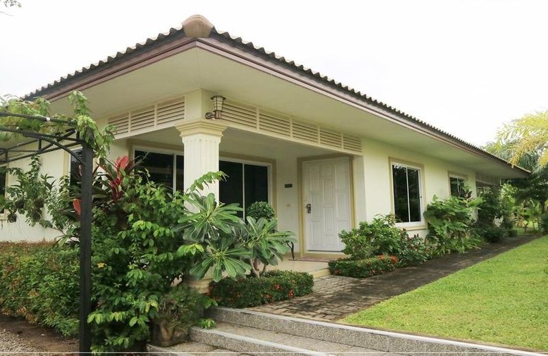 Vacation Garden Villa