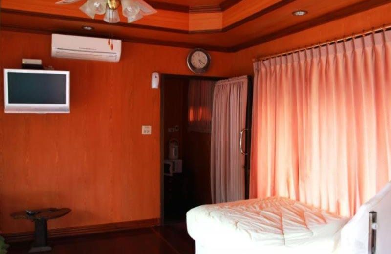 Bangplamo River View Resort