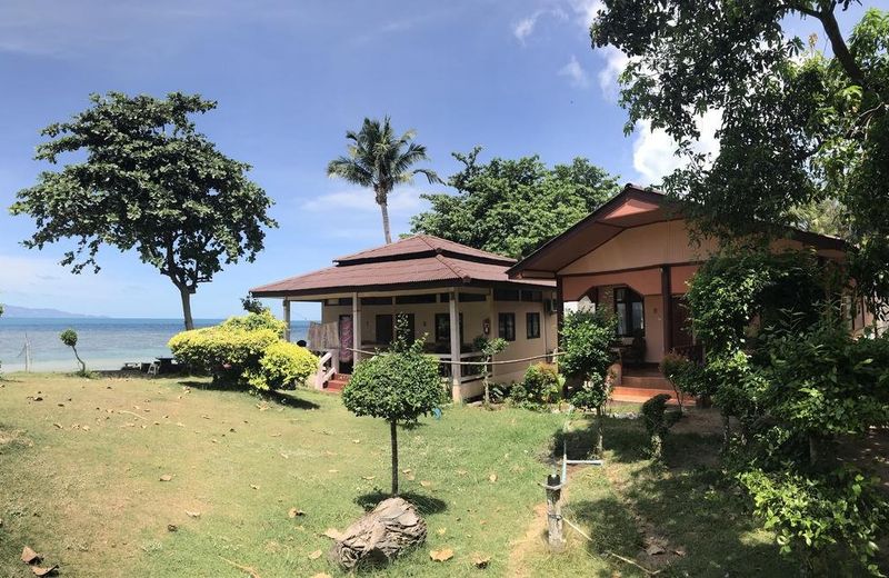 Rainbow Bungalows & Tree House Bar,Haad Rin