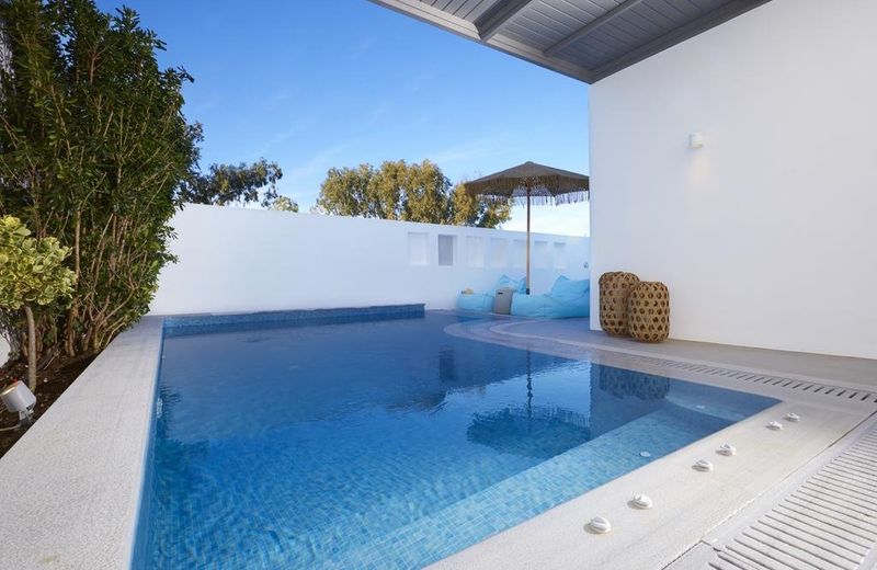 Eolia Kamari Villa