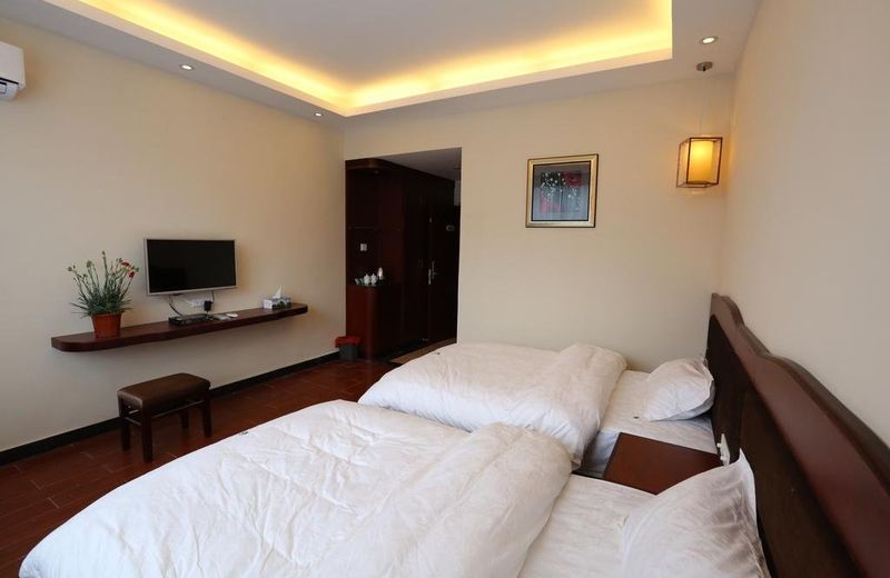 Yangshuo Longjing River Hotel