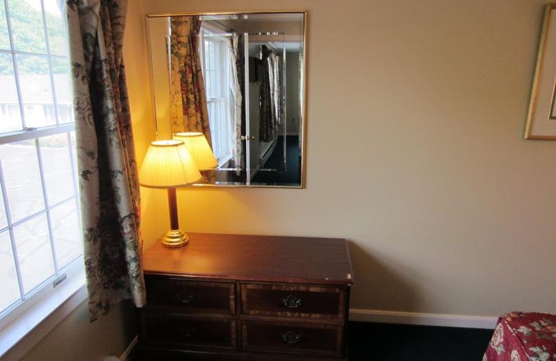 Founder's Brook Motel and Suites