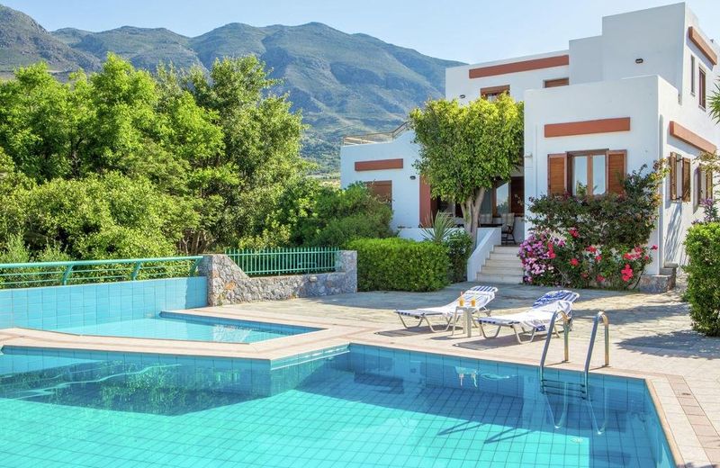 Chic Villa in Lefkogia Crete with Swimming Pool