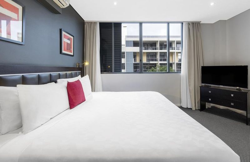 Meriton Suites Waterloo