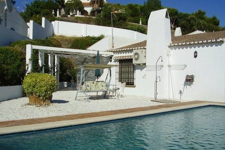 Tasteful and modern villa with private swimming pool salt
