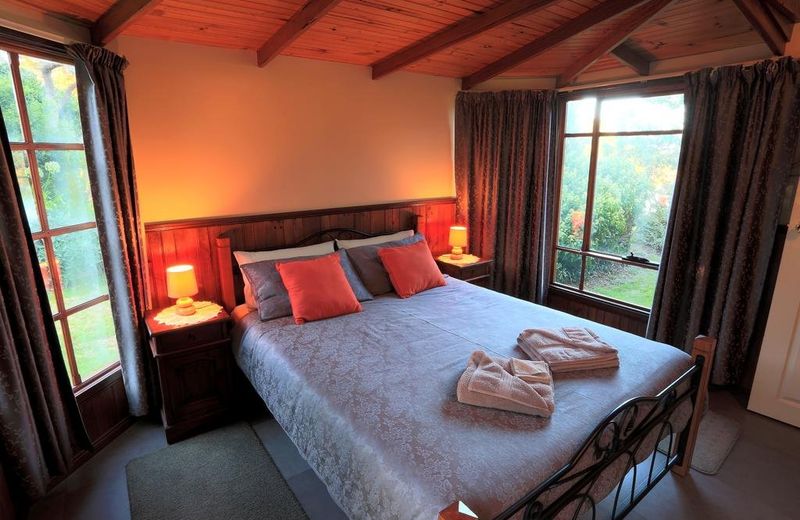 Stanley Lakeside Spa Cabins