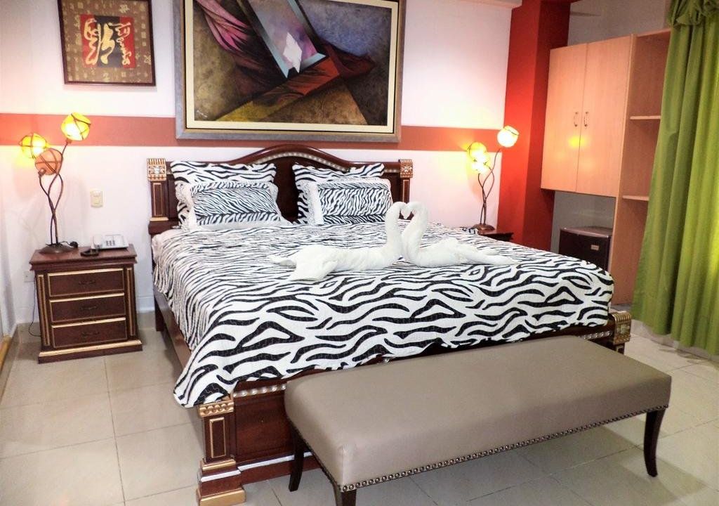 Rizzo Plaza Hotel