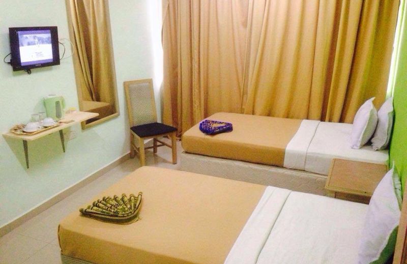 OYO 90585 D Pearl Hotel