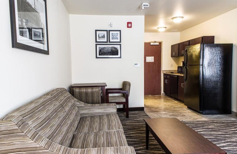 Cobblestone Hotel & Suites - Chippewa Falls