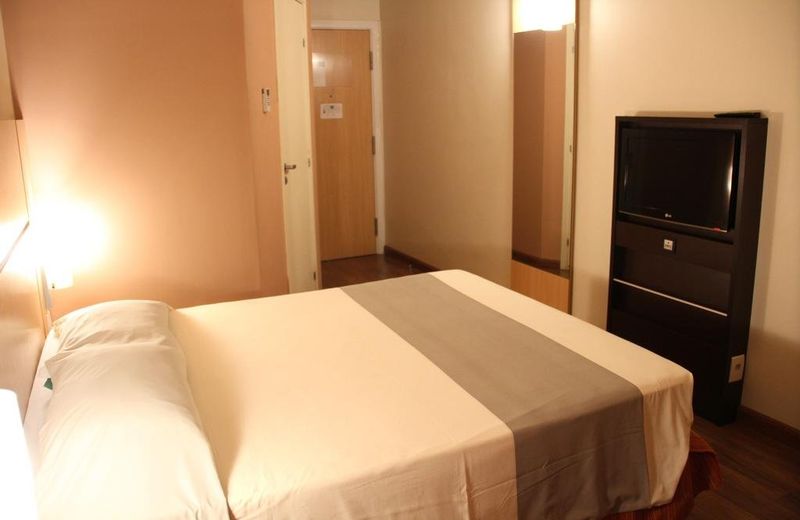 ibis Montes Claros Shopping