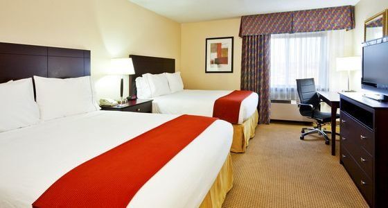 HOLIDAY INN EXPRESS HOTEL & SUITES GOODLETTSVILLE