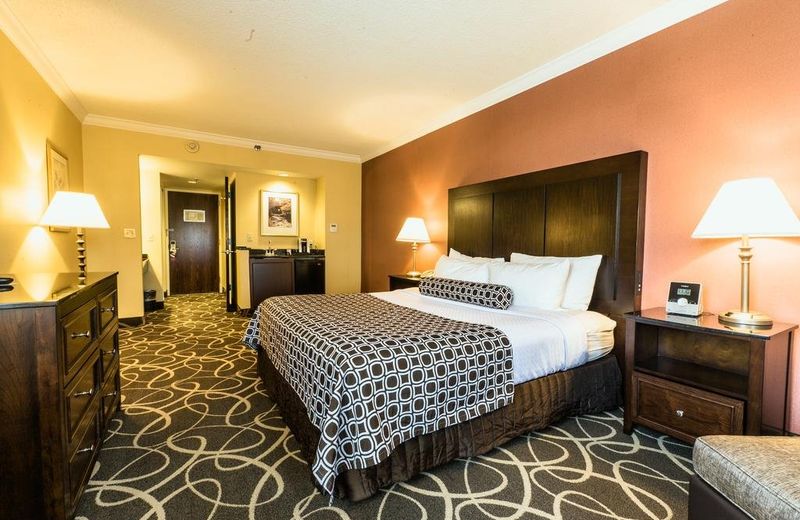 Crowne Plaza Edison, an IHG Hotel