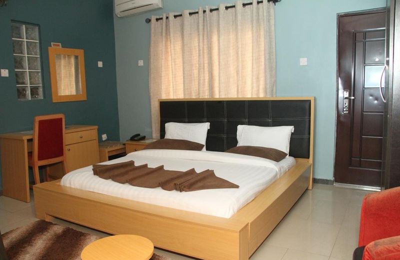 Pearl One Suites