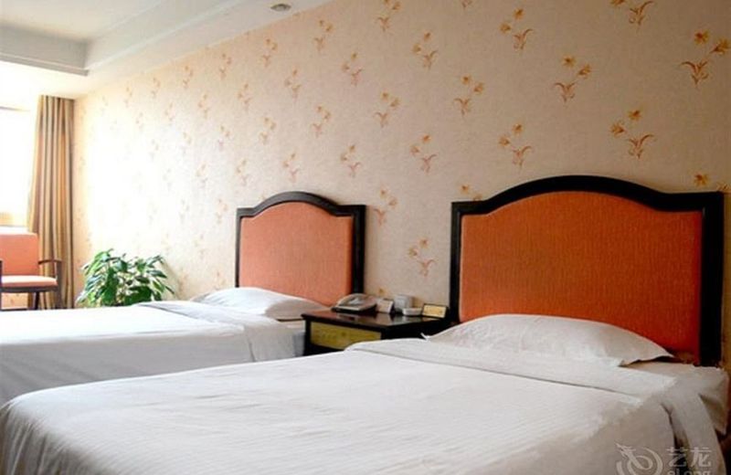 Golden Great Wall Hotel