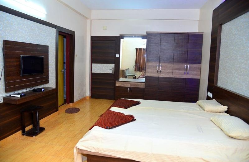 Em Tourist Home