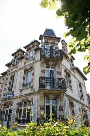 LE CABOURG