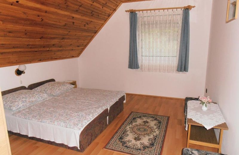 ULRICH APARTMAN