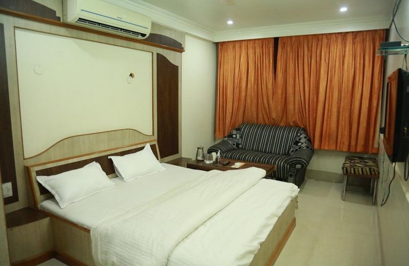 Hotel Raj Sheronz