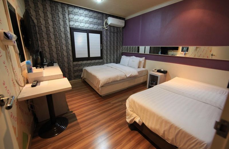 Line Hotel