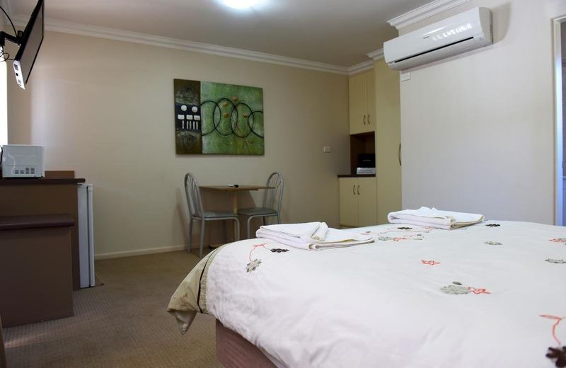 Mia Motel