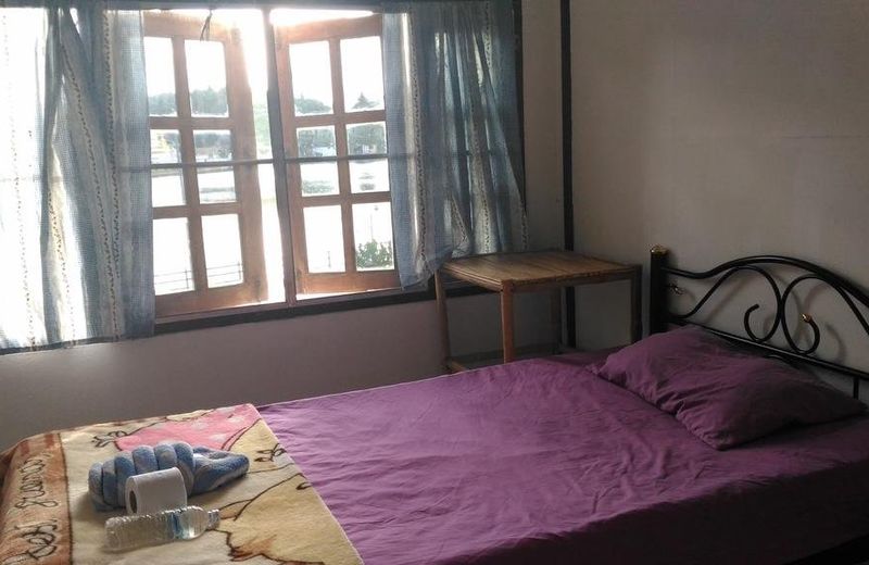 Lakeside Garden Guesthouse