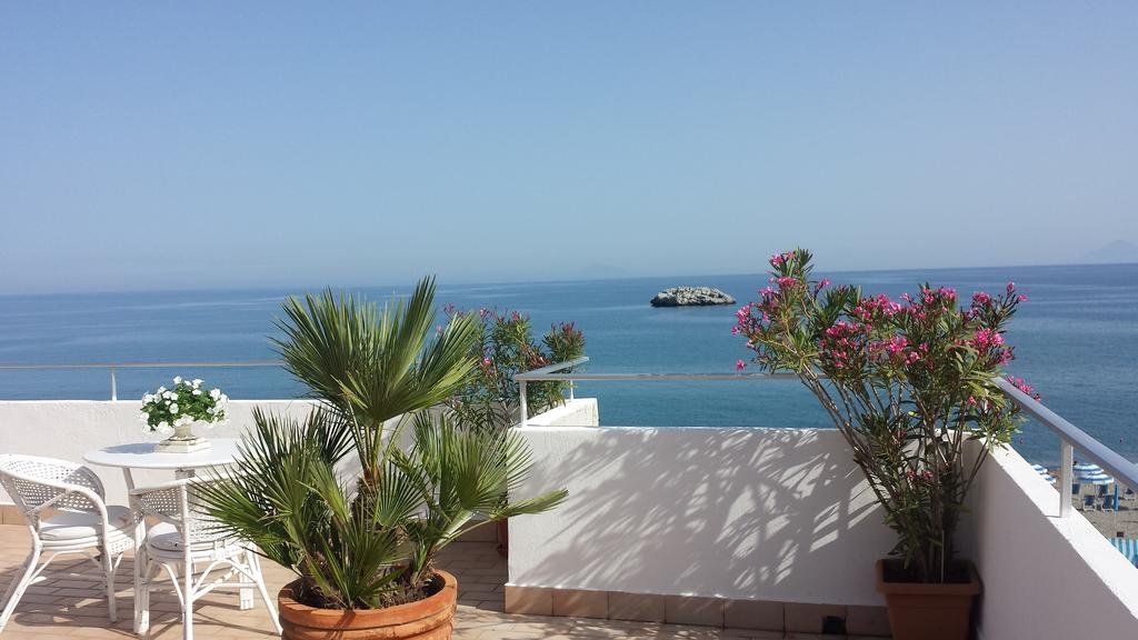 Attico Sul Mare Brolo