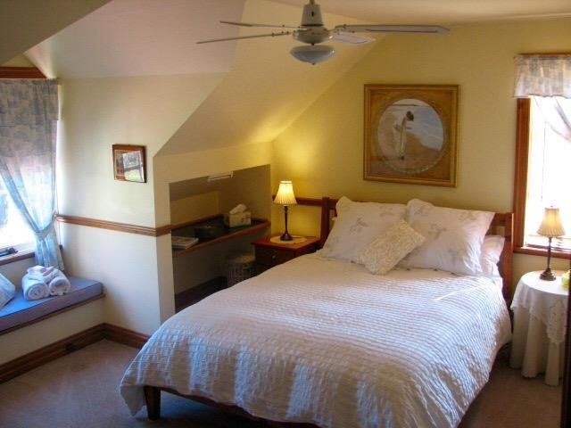 Hawk's Nest Bed & Breakfast