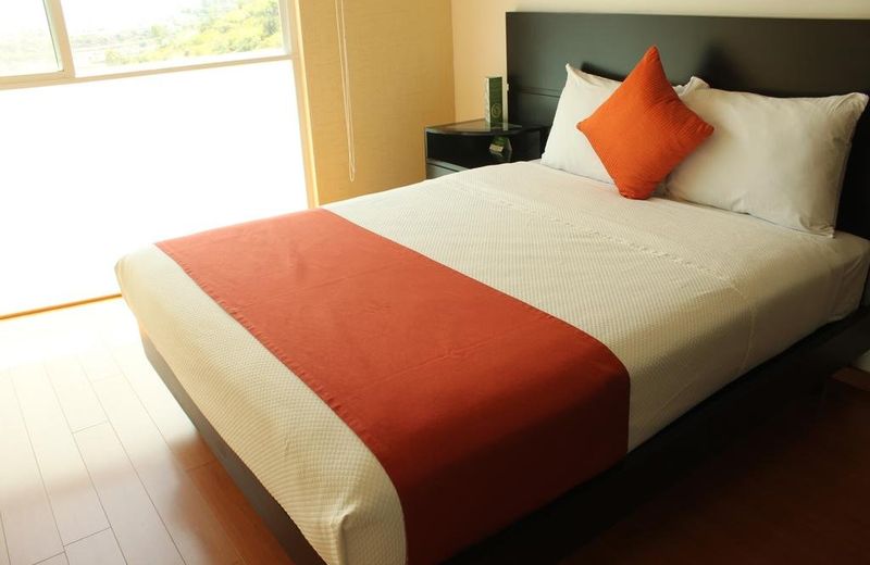 LA RESERVA SUITES
