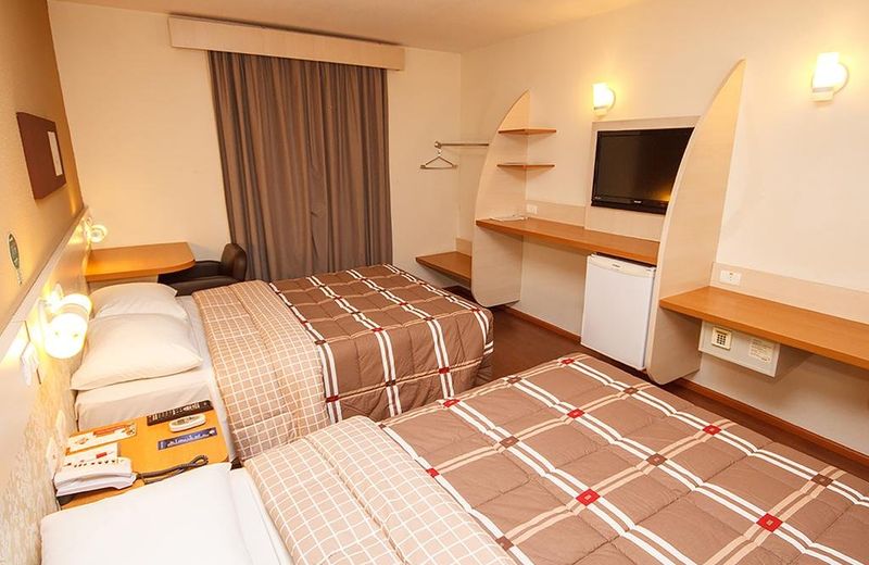Hotel 10 Palmas