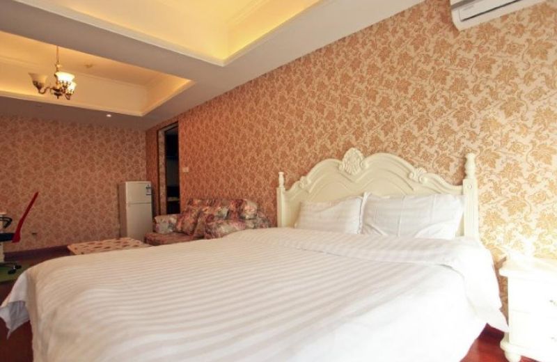 Dalian Gold World Inn