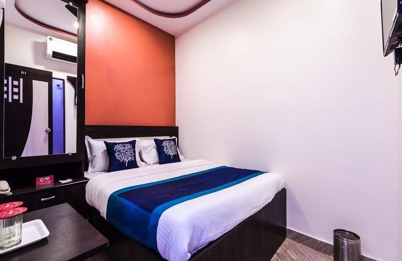 OYO Rooms Andheri Station 2