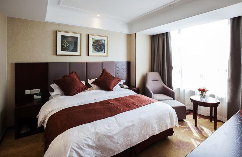 Huzhou Wealth Hotel
