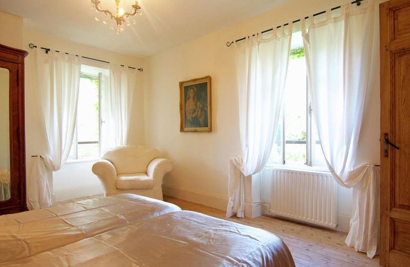 Expensive Mansion in Lauzun with Pool and Garden