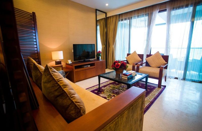 Ocean Holiday Hotel
