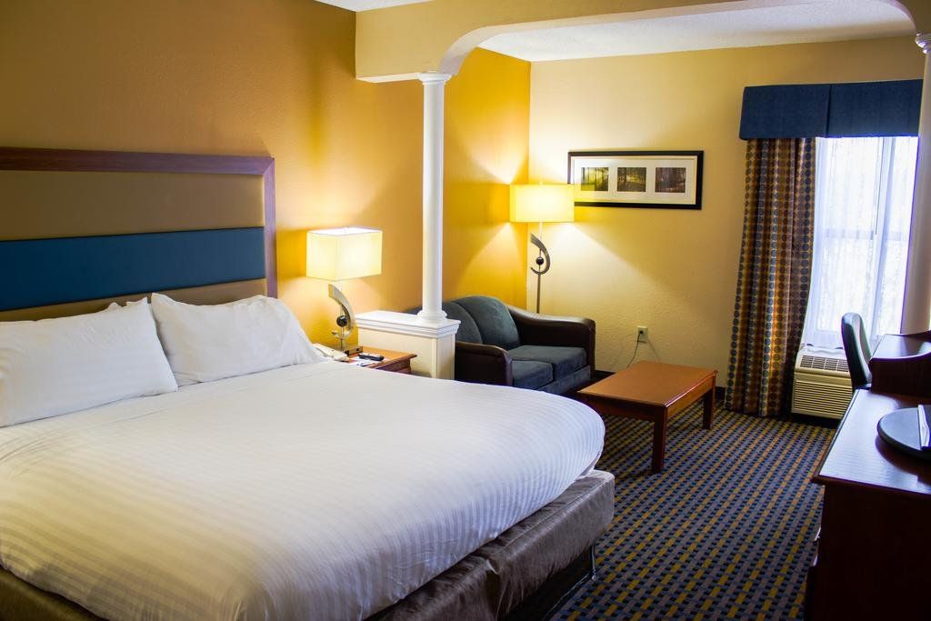 Holiday Inn Express Hotel & Suites Sanford, an IHG Hotel