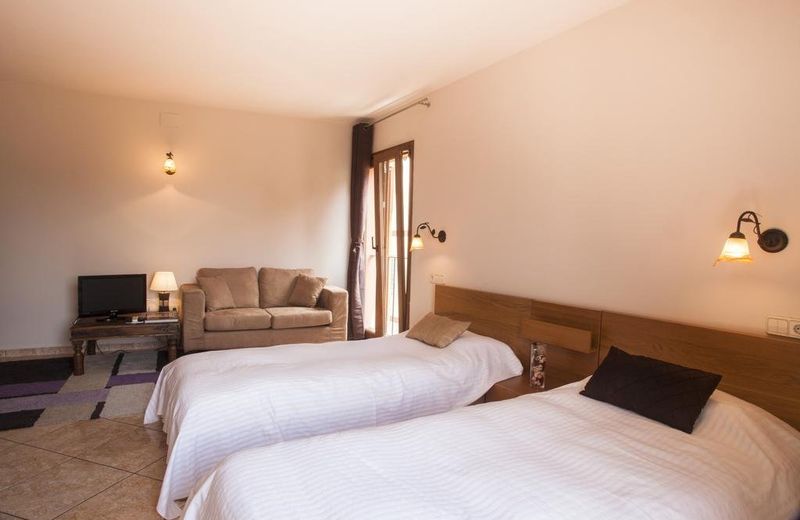 Maiya Business Hotel