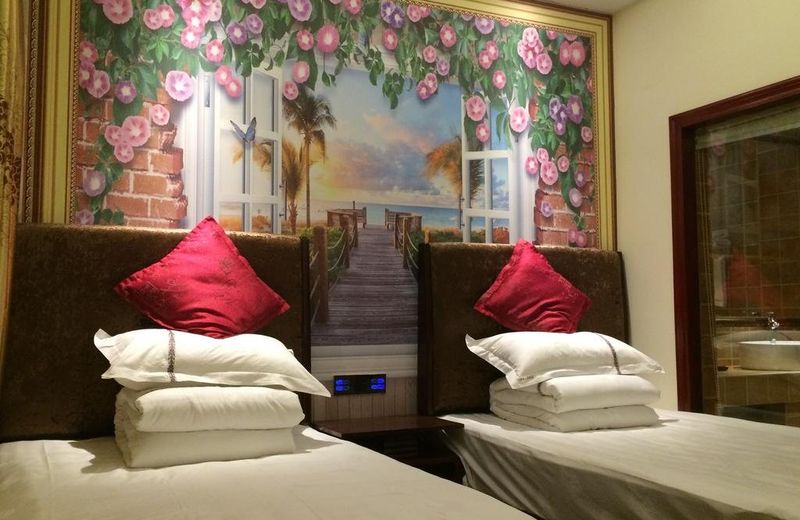 Luzhou Ba Li Nuo Theme Hotel