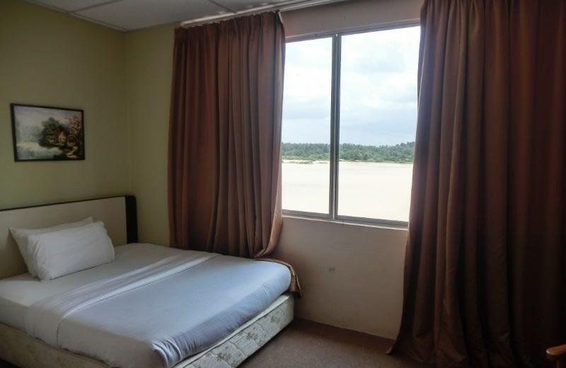OYO 89588 Destiny Riverside Hotel