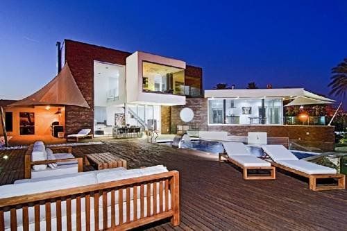 Modern Villa in Lagos With Private Swimming Pool