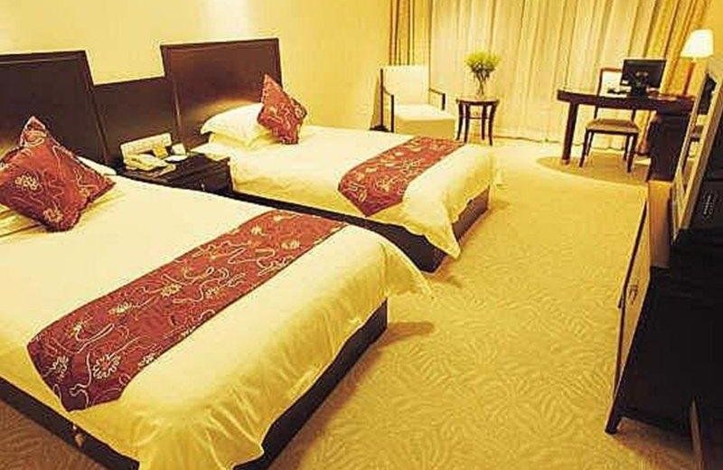 Mingzhao Hot Spring International Hotel