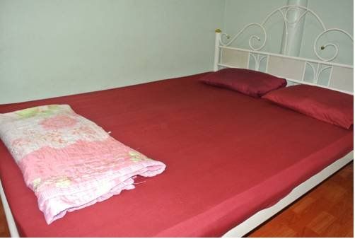 THE FARANGBAR GUESTHOUSE