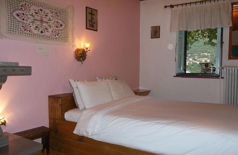Lakis Rooms