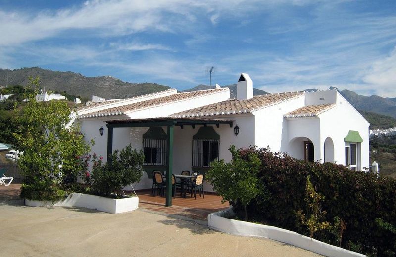 Rustic Villa in Lopera with Terrace